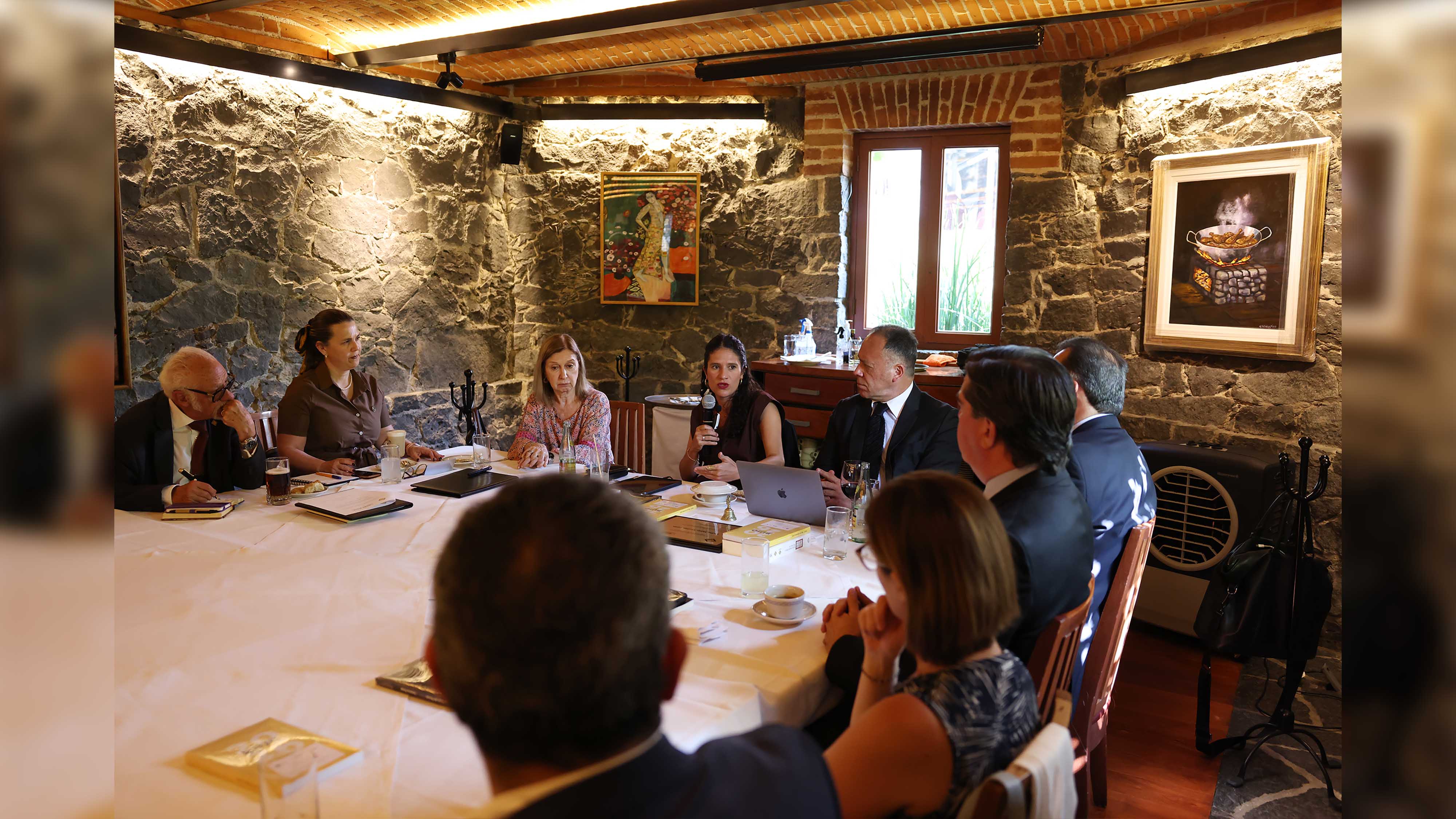 Sesión de la Academia Mexicana de Ciencias Penales 7.jpg