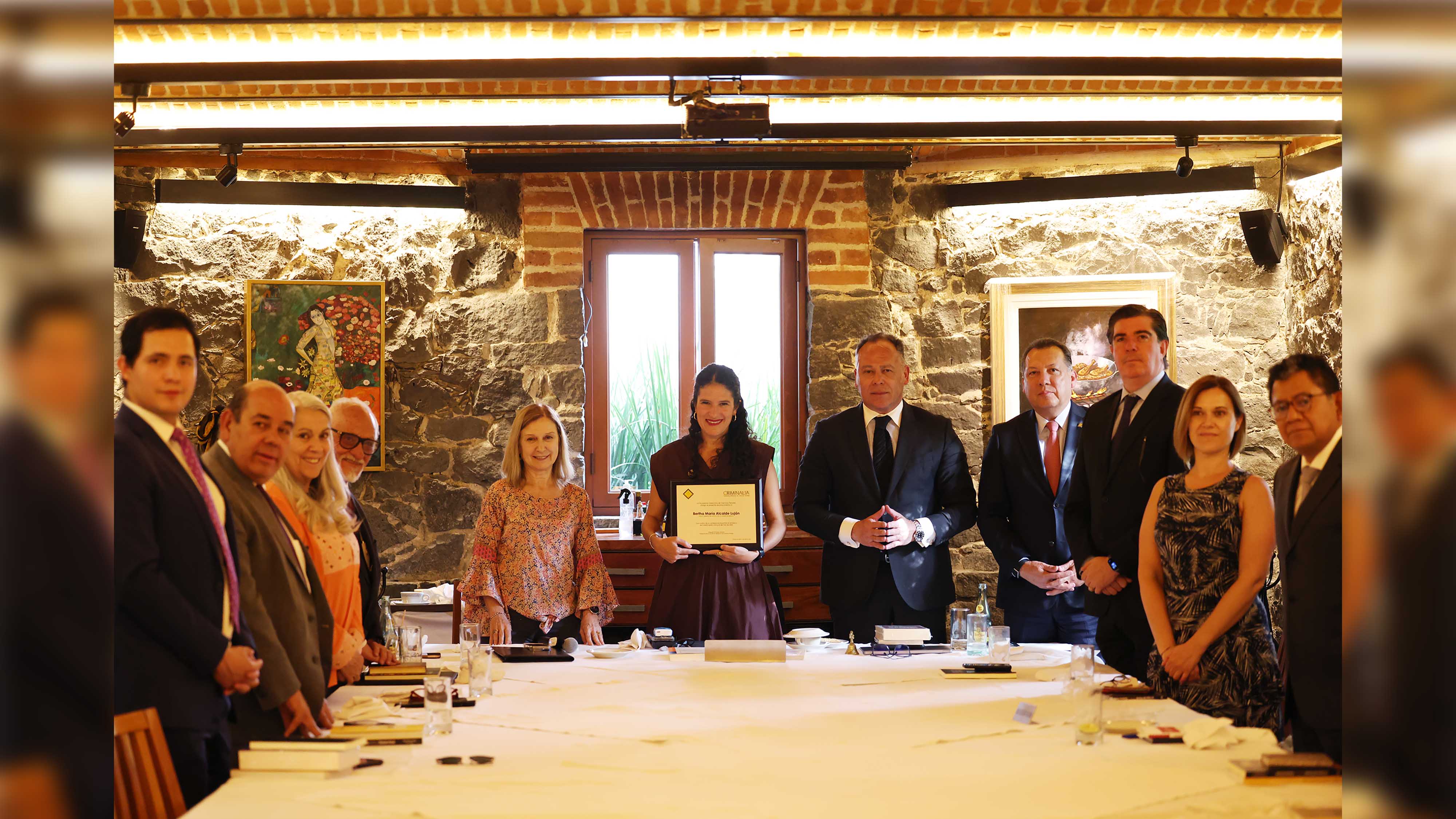 Sesión de la Academia Mexicana de Ciencias Penales 9.jpg