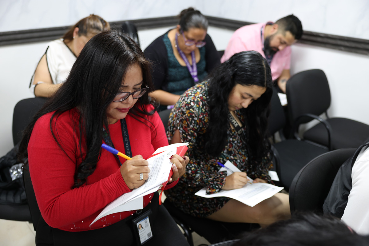 FGJ Clausura Curso Atención integral a familias de personas desaparecidas 11.jpg
